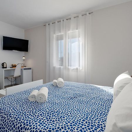 The White Building - Rooms Costermano Exterior foto