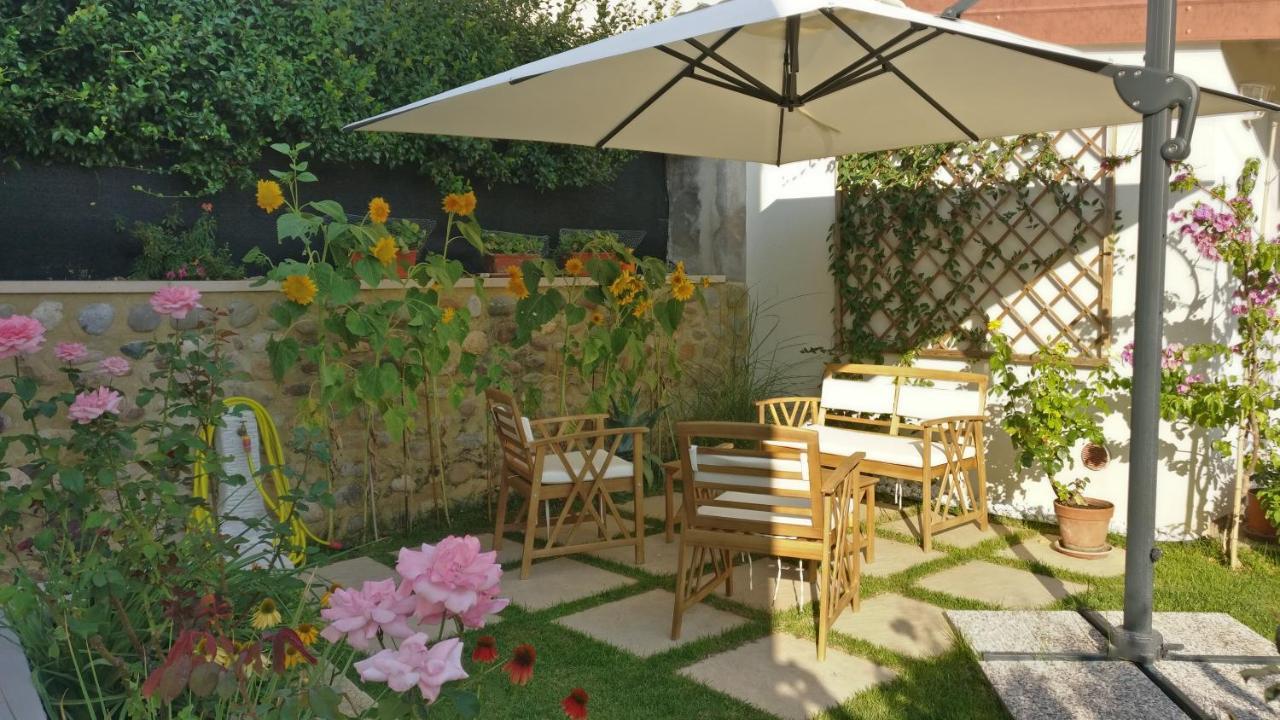 The White Building - Rooms Costermano Exterior foto