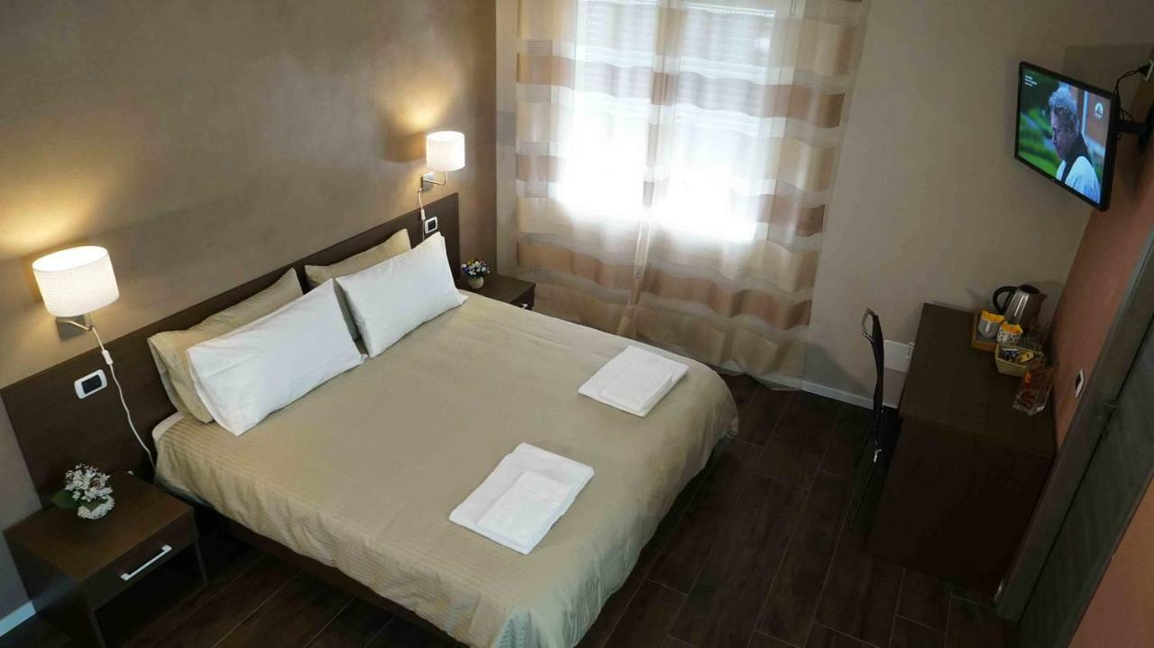 The White Building - Rooms Costermano Exterior foto